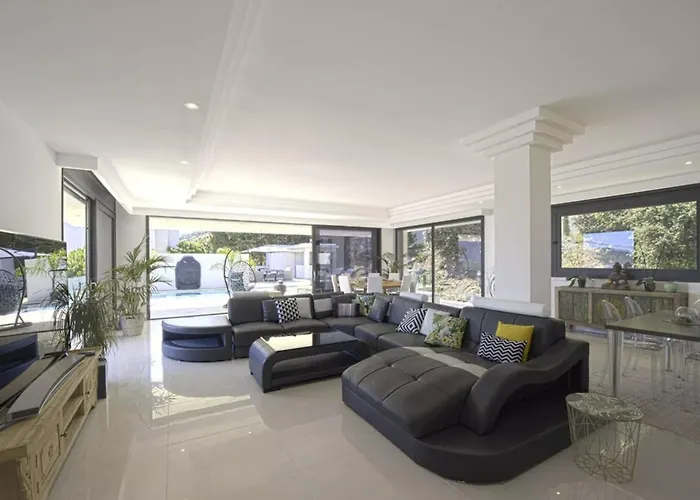 ヴィラ Mizar アルガジョラ